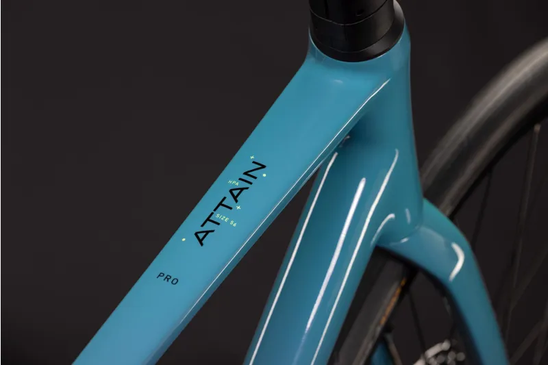 Cube Attain Pro Road Bike in Surfblue and Black-4