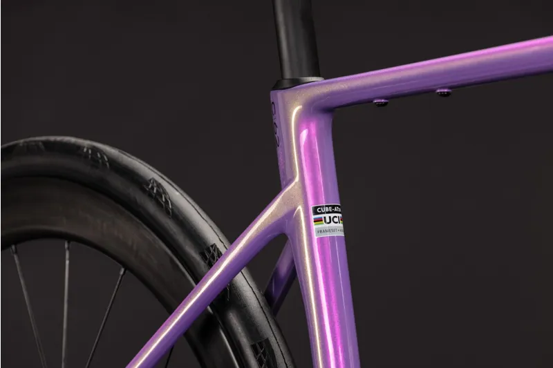 Cube Attain C:62 SLT Road Bike in Cosmicpurple and Black-6