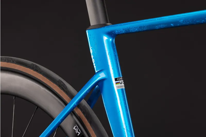 Cube Litening Air C:68X Race Road Bike in Bluetwister and Prizm-5