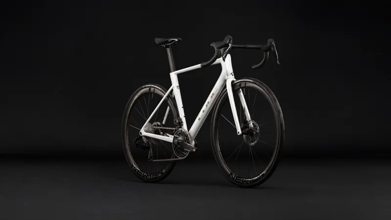 Cube Litening Air C:68X Pro Road Bike in Chalkyfibre and Gold-10