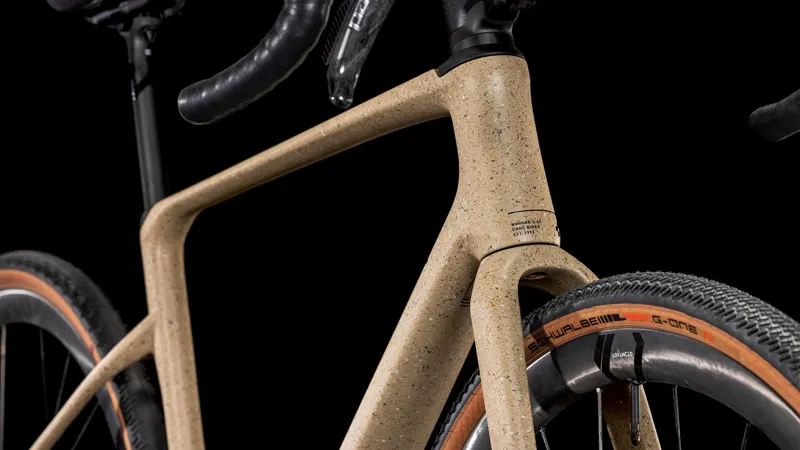 Cube Nuroad C:62 SLT Gravel Bike in Mineralgrit Black-8