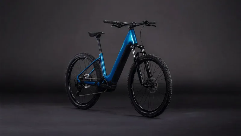 Cube Reaction Hybrid Performance EE 600Wh Electric Mountain Bike in Electricblue adn Dazzle-6