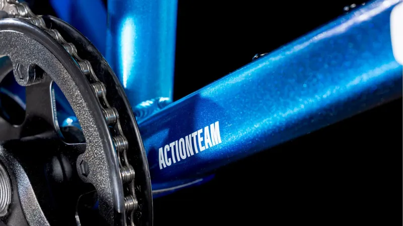 Cube Acid 200 Disc Kids Mountain Bike in Actionteam -5