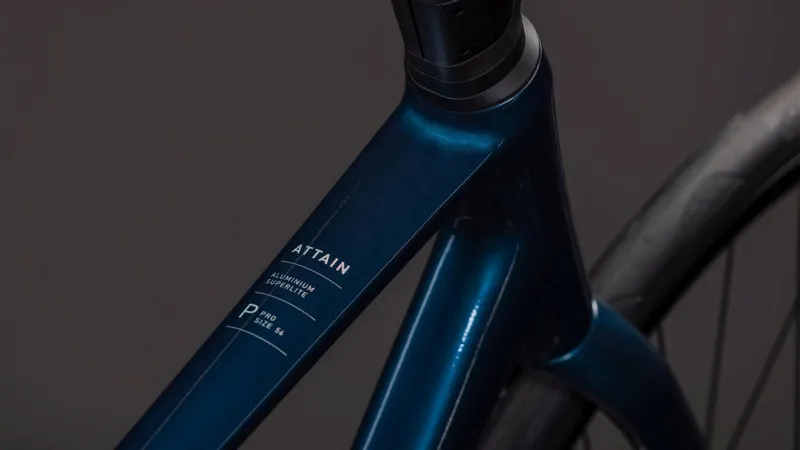 Cube Attain Pro Road Bike in Nautica and Prism-5