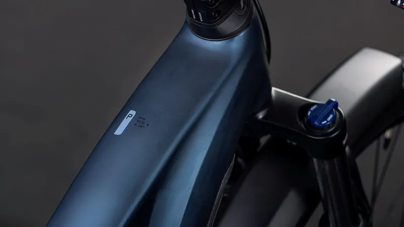 Cube Reaction Hybrid Performance FE 600Wh Electric Mountain Bike in Indigoblue and Reflex-5