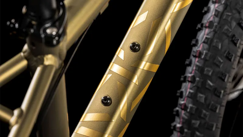 Cube Reaction 200 TM Kids Mountain Bike in Goldenlime and Black-4