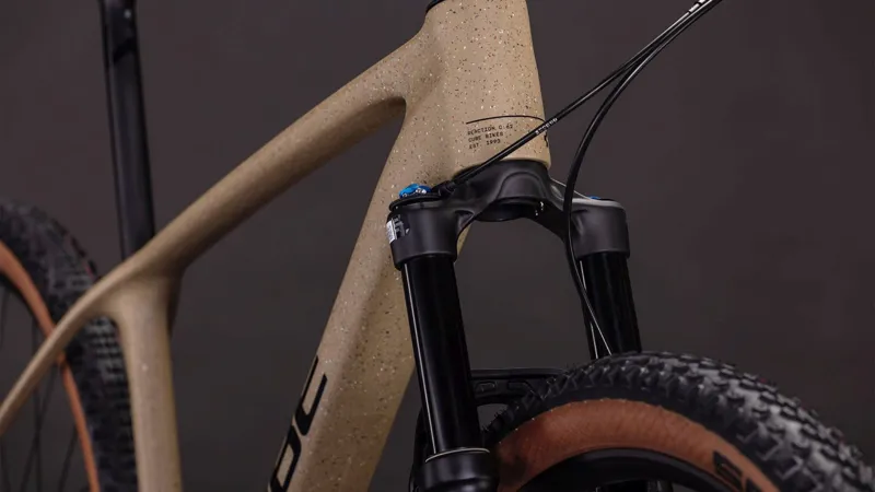 Cube Reaction C:62 SLX Hardtail Mountain Bike in Mineralgrit and Black-5