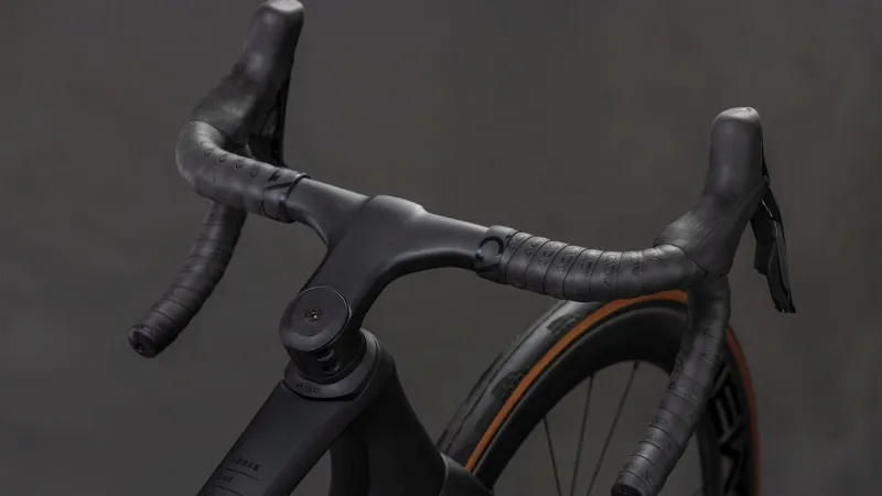 Cube Agree C:62 SLT Road Bike in Black-8