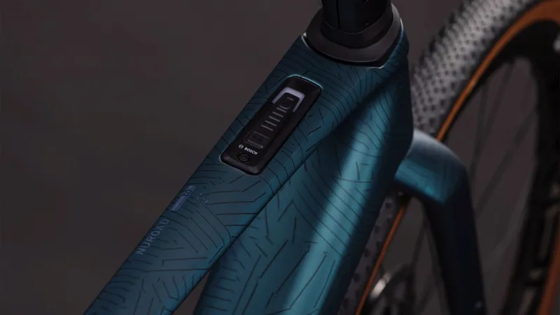 Cube Nuroad Hybrid C:62 SLT 400Wh Electric Gravel Bike in Royalgreen and Crisscross-5