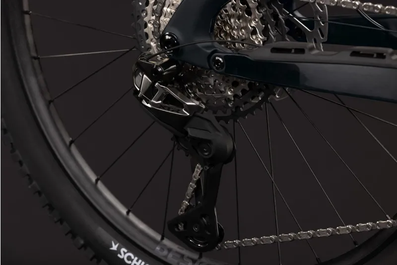 Cube AMS Hybrid 177 C:62 AT 600Wh Electric Full Suspension Mountain Bike in Carbon and White-5