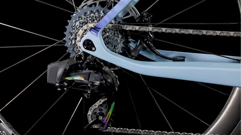 Cube Agree C:62 SLX Road Bike in Pigeonblue and Art-6