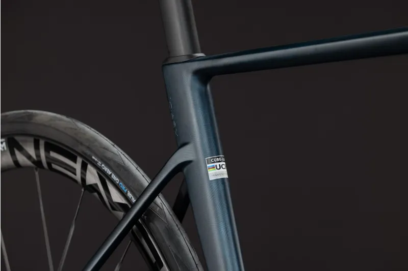 Cube Litening Air C:68X SLX Road Bike in Liquidblue and Crisscross-8