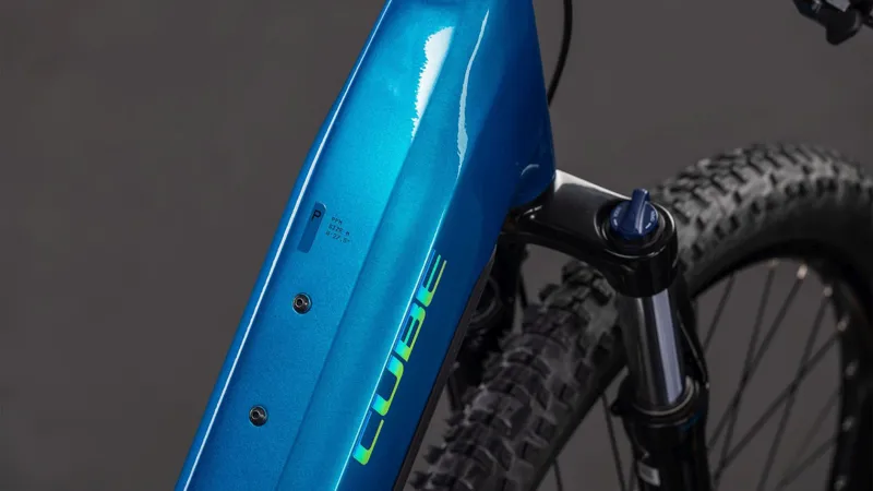 Cube Reaction Hybrid Performance EE 600Wh Electric Mountain Bike in Electricblue adn Dazzle-4