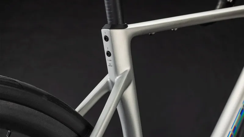 Cube Attain C:62 SLX Road Bike in Sleekgrey and Prism-6