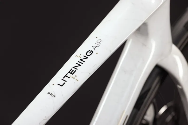 Cube Litening Air C:68X Pro Road Bike in Chalkyfibre and Gold-6