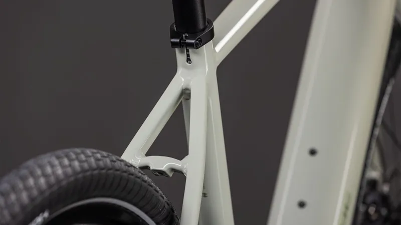 Cube Editor Hybrid SLX 400WH Electric Hybrid Bike in Reedbeige and Chrome-6