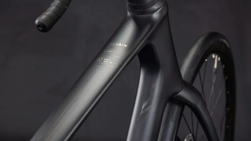 Cube Attain C:62 Race Road Bike in Blackline-6
