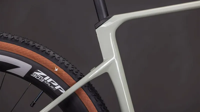 Cube Nuroad C:62 SLX Gravel Bike in Reedbeige and Chrome-5