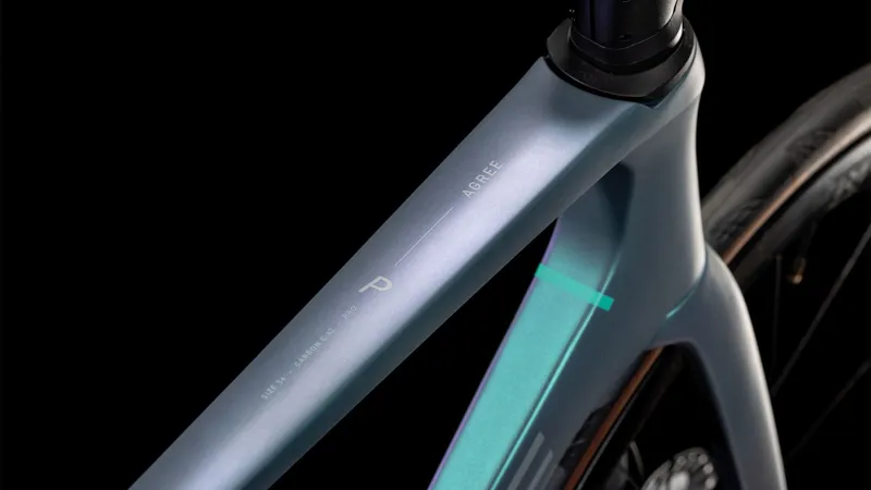 Cube Agree C:62 Pro Road Bike in Polarlight and Aquagreen