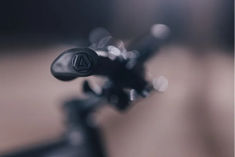 Cube Kathmandu C:62 SLX 400X Electric Hybrid Bike in Carbon and Black-6