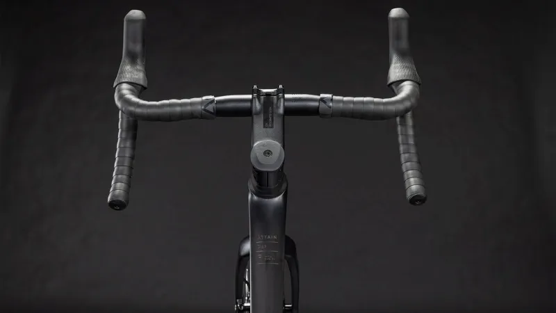 Cube Attain C:62 Race Road Bike in Blackline-7