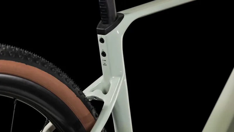 Cube nuroad pro gravel adventure bike 2021 desert sand and black hotsell