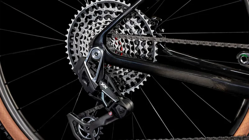 Cube Nuroad C:62 SLX Gravel Bike in Solareclipse and Aurum-6