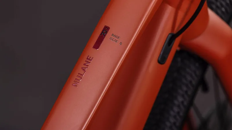 Cube Nulane Race T Hybrid Bike in Amber and Black-6