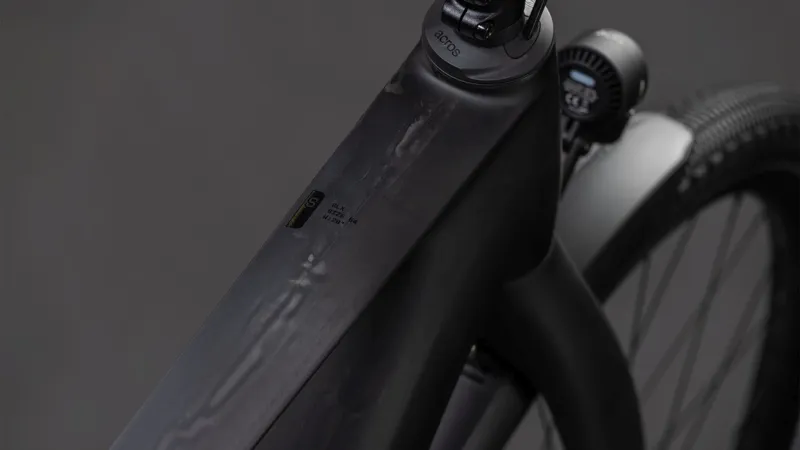 Cube Kathmandu Hybrid C:62 SLX 400Wh Electric Hybrid Bike in Liquidblack and Bluedust-5