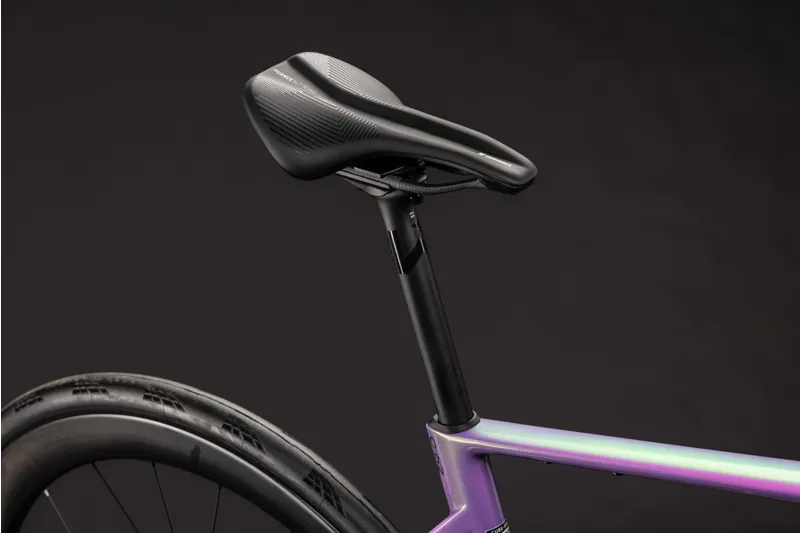 Cube Attain C:62 SLT Road Bike in Cosmicpurple and Black-7