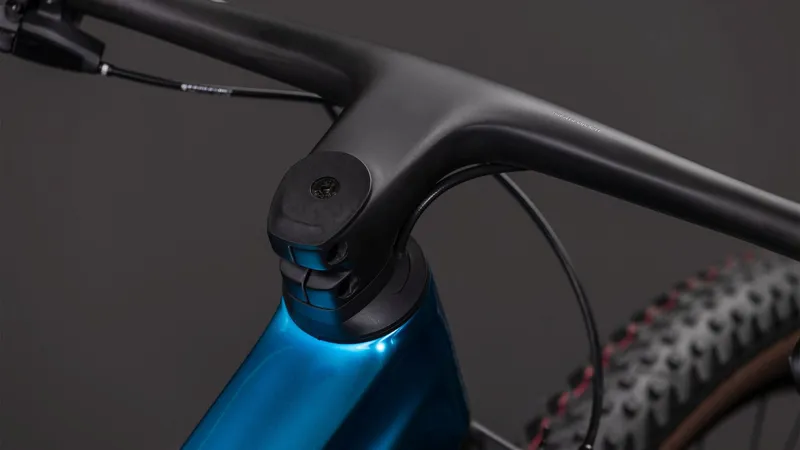 Cube Phenix C:68X Race Mountain Bike in Chromeblue and Blue-7