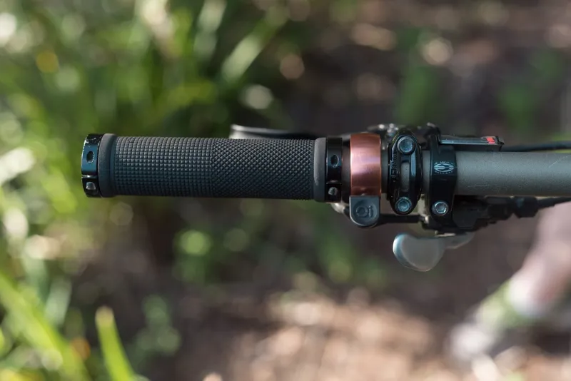 Knog Oi Classic Large Bicycle Bell in Silver-1