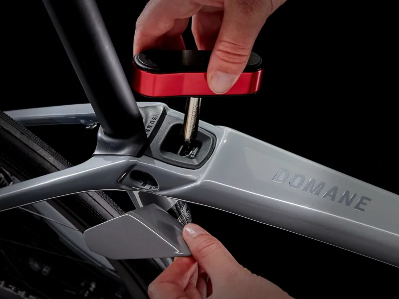 TREK Domane SL 7 Gen 4 Road Bike in Gravel Grey-3