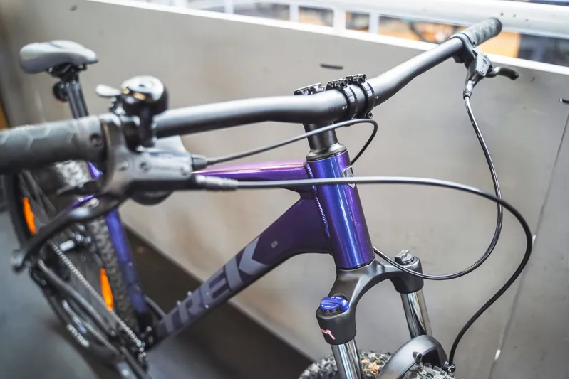 EX DISPLAY TREK Marlin 5 Gen 5 Hardtail Mountain Bike in Purple Flip To Trek Black Fade-4