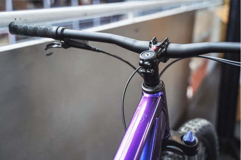 EX DISPLAY TREK Marlin 5 Gen 5 Hardtail Mountain Bike in Purple Flip To Trek Black Fade-5