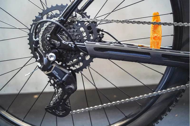 EX DISPLAY TREK Marlin 5 Gen 5 Hardtail Mountain Bike in Purple Flip To Trek Black Fade-7