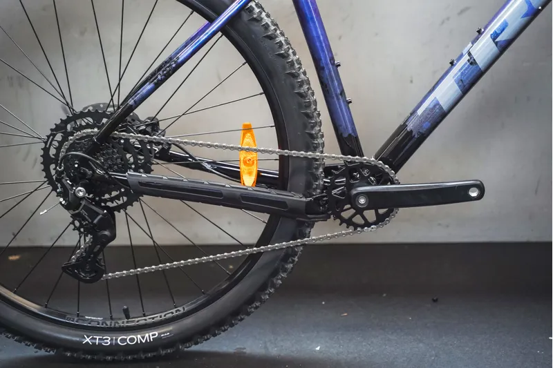 EX DISPLAY TREK Marlin 5 Gen 5 Hardtail Mountain Bike in Purple Flip To Trek Black Fade-9