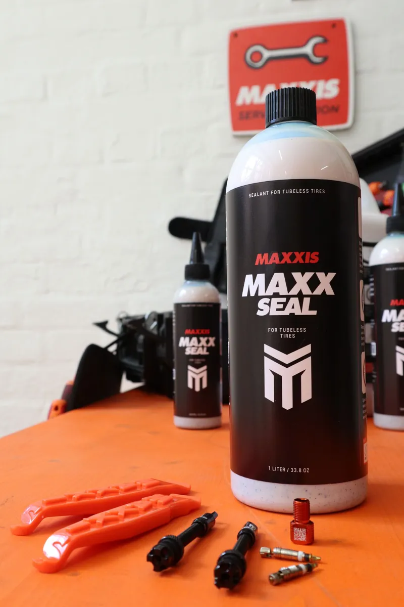 Maxxis Maxx Tyre Sealant - 1L-2