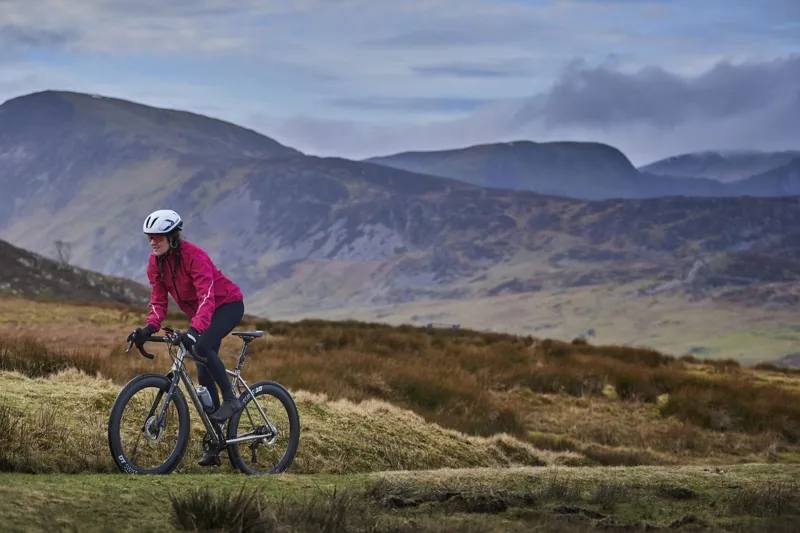 Madison Freewheel Women's Waterproof Cycling Jacket in Magenta Pink-3