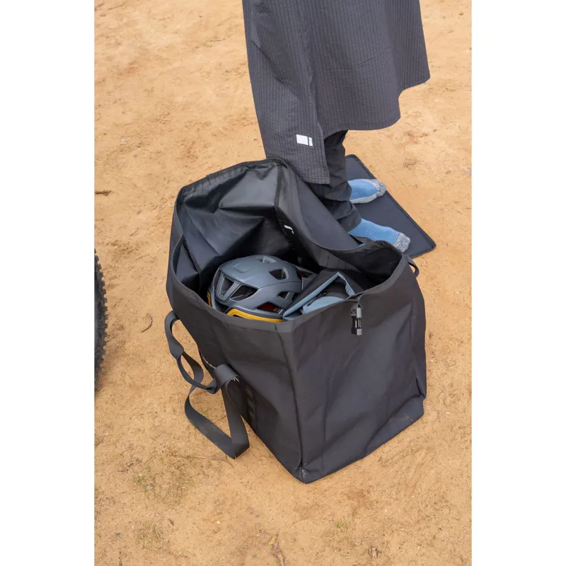 Madison DTE Dirty Secret Kit Bag in Black - 60L -3