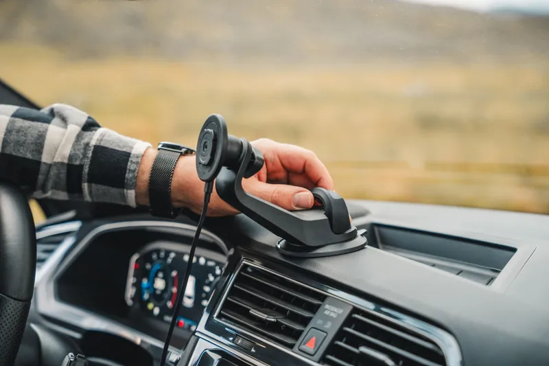 Quad Lock Window Dash Car Mount V6 -1