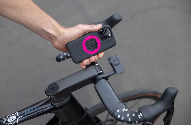 Quad Lock Out Front Mount Pro V2 -1