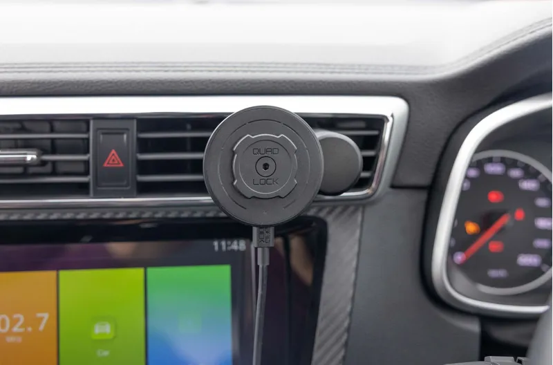 Quad Lock Vent Car Mount-2