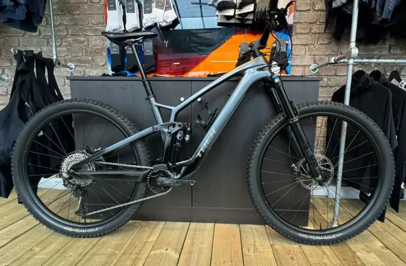 EX-DEMO - TREK Fuel EXe 9.7 360Wh Full Suspension Electric Mountain Bike in Galactic Grey to Black Fade - Large