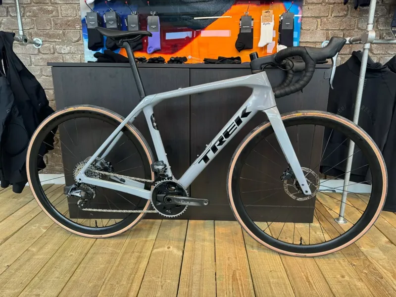 EX-DEMO - TREK Domane SL 7 AXS Gen 4 Road Bike in Gravel Grey - 54cm