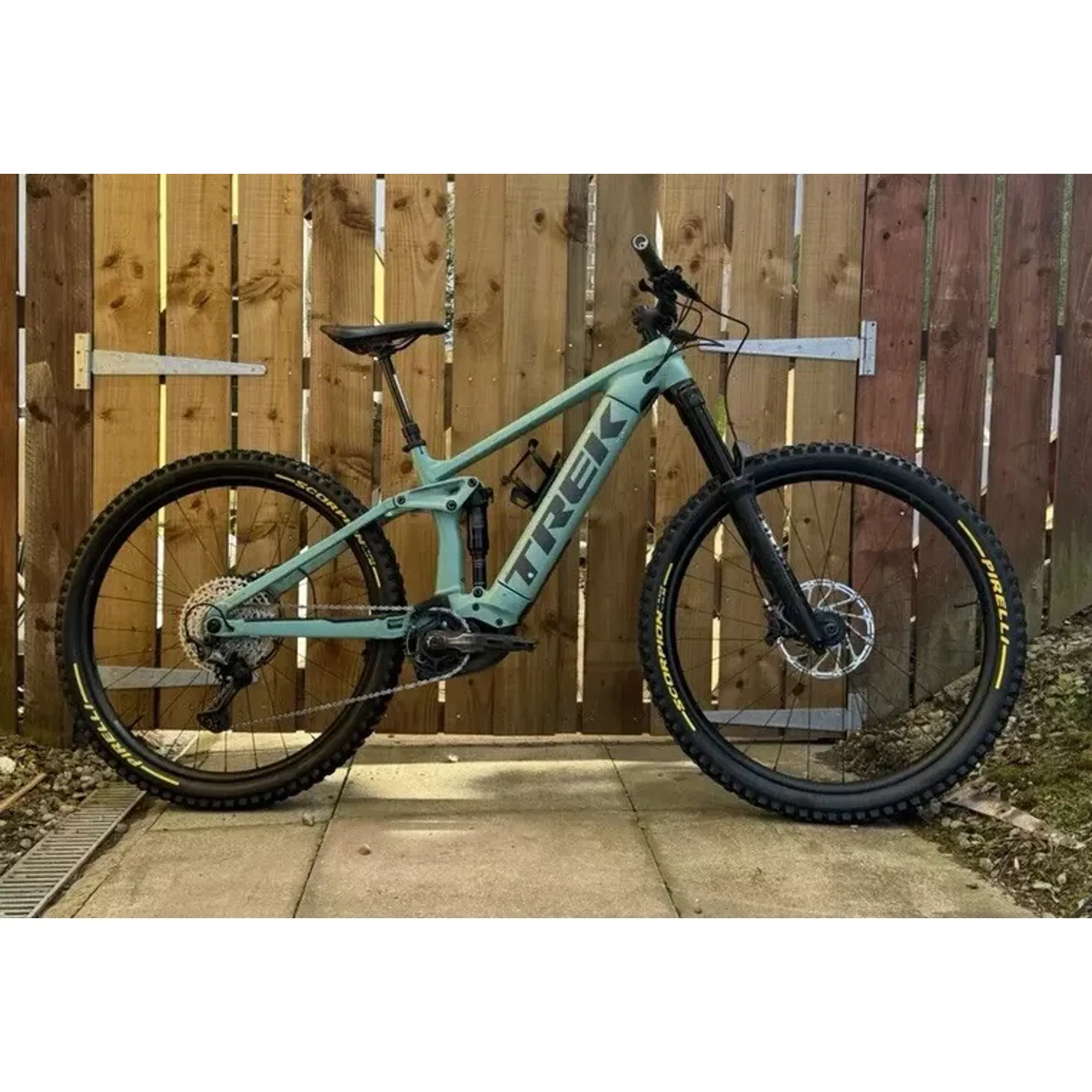 Ex demo full suspension mountain bike shop