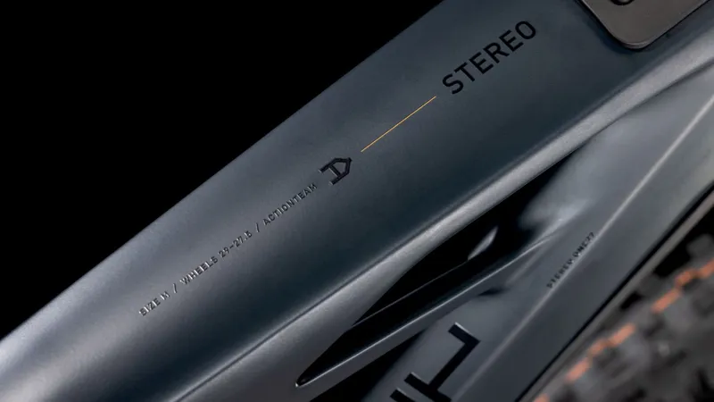 Cube Stereo Hybrid ONE77 HPC AT 800Wh Full Suspension Electric Mountain Bike in Carbon and Gold-2