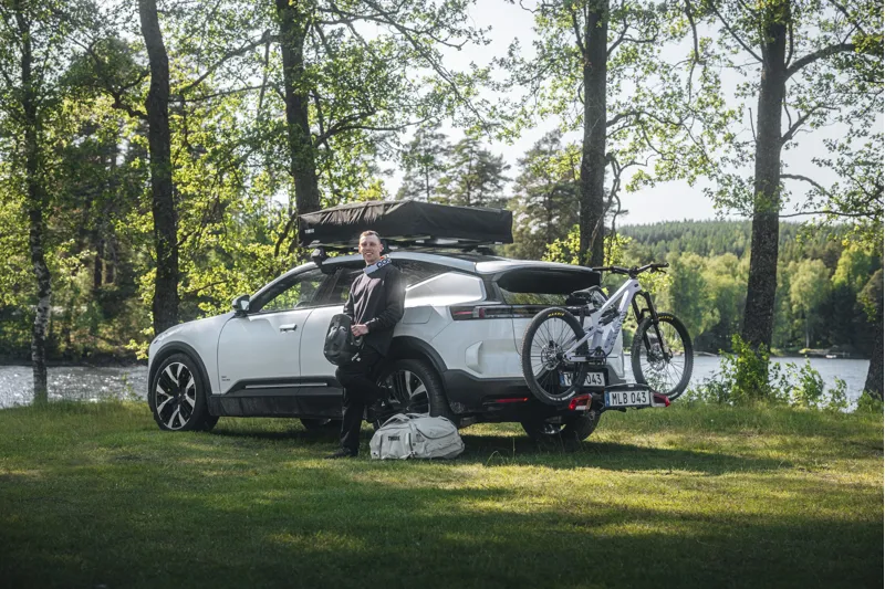 Thule VeloLite 1-Bike 13-Pin Towball Carrier -1