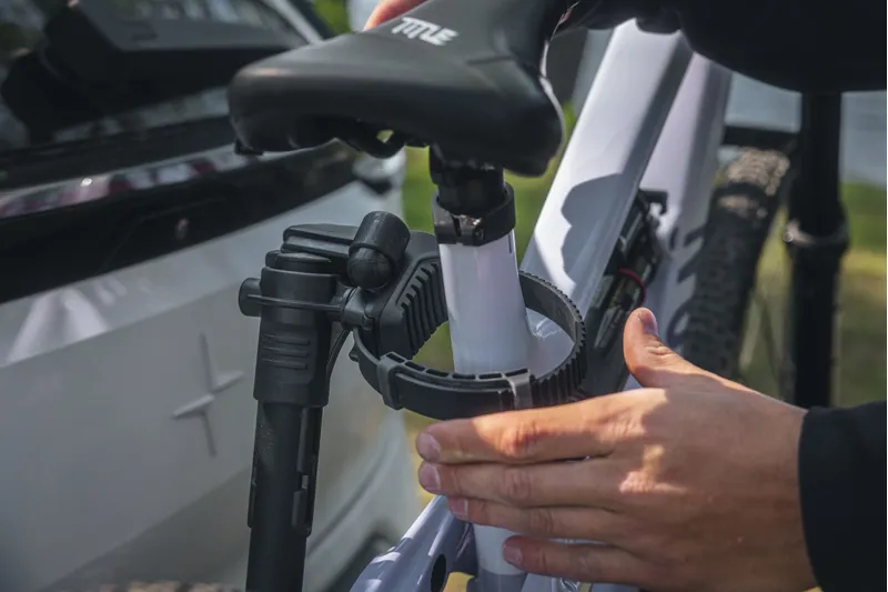 Thule VeloLite 1-Bike 13-Pin Towball Carrier -2