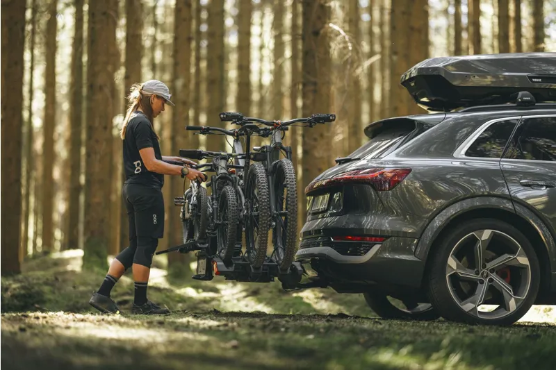 Thule 945 EasyFold 3 3-Bike AcuTight 13 Pin Bike Carrier-4